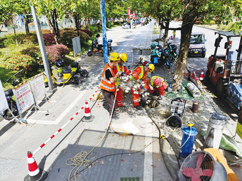  科尔沁UV-CIPP紫外光固化修复